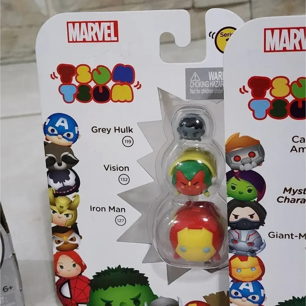Marvel Tsum Tsum Comic Box Display and 13 Toy‎ Figures new!!